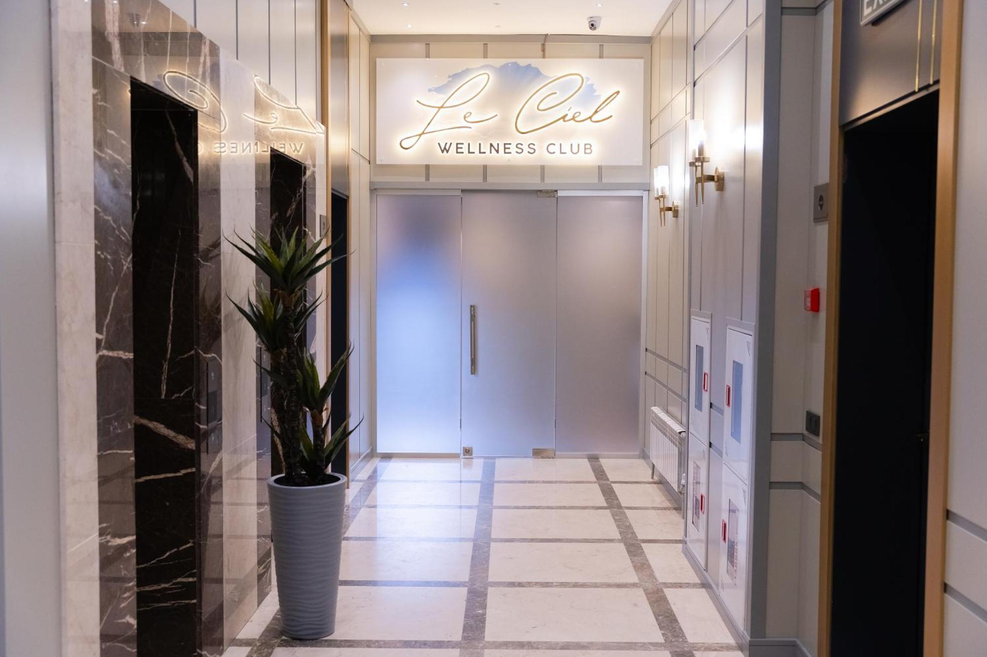 Park Dedeman Almaty Hotel ภายนอก รูปภาพ